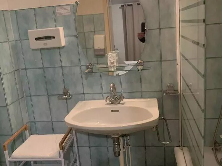 Отель Bon Accueil