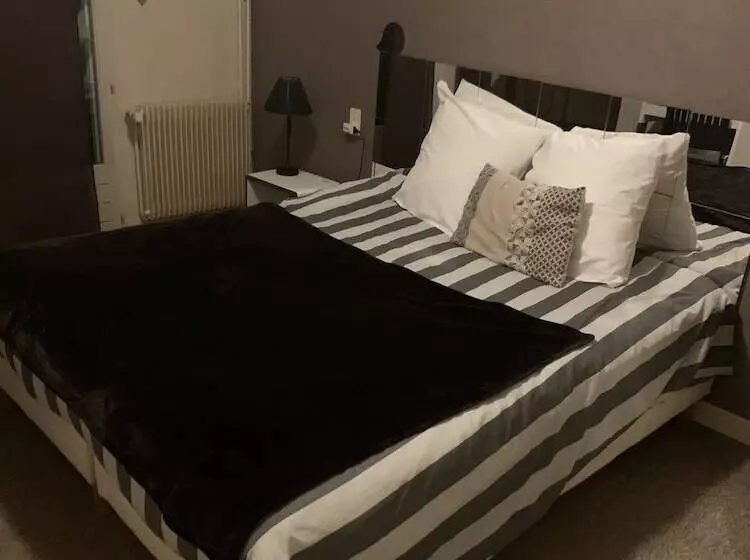 Отель Bon Accueil