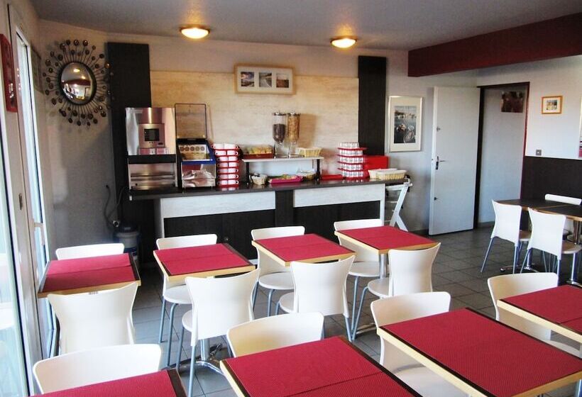 Brit Hotel Essentiel Sète / Balaruc