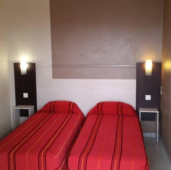 Brit Hotel Essentiel Sète / Balaruc