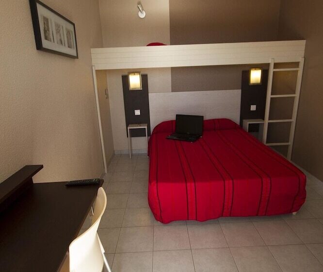 Brit Hotel Essentiel Sète / Balaruc