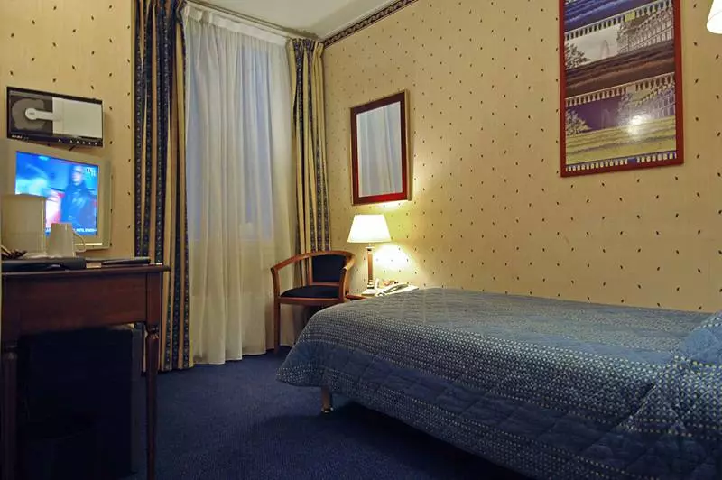 هتل Cervantes  By Happyculture