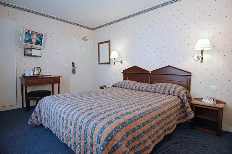 هتل Cervantes  By Happyculture