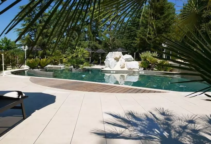 Отель Chateau Camiac