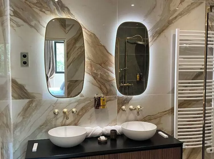 Отель Chateau Camiac