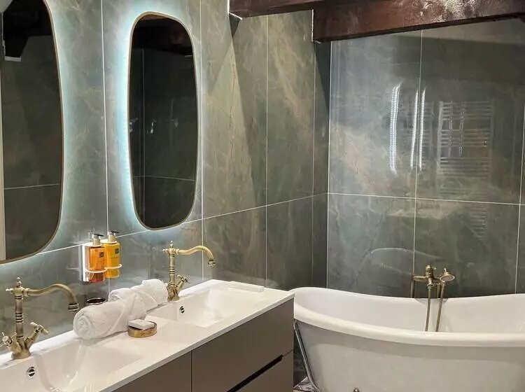 Отель Chateau Camiac