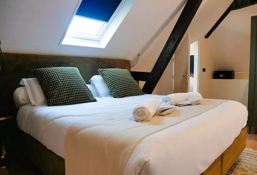 Отель Chateau Camiac