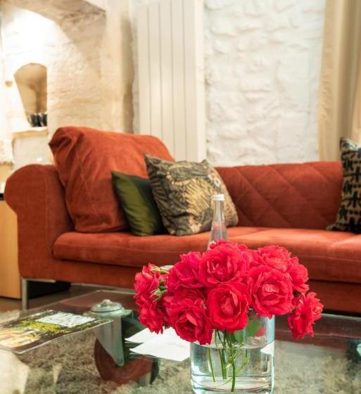 هتل Château Des Alpilles