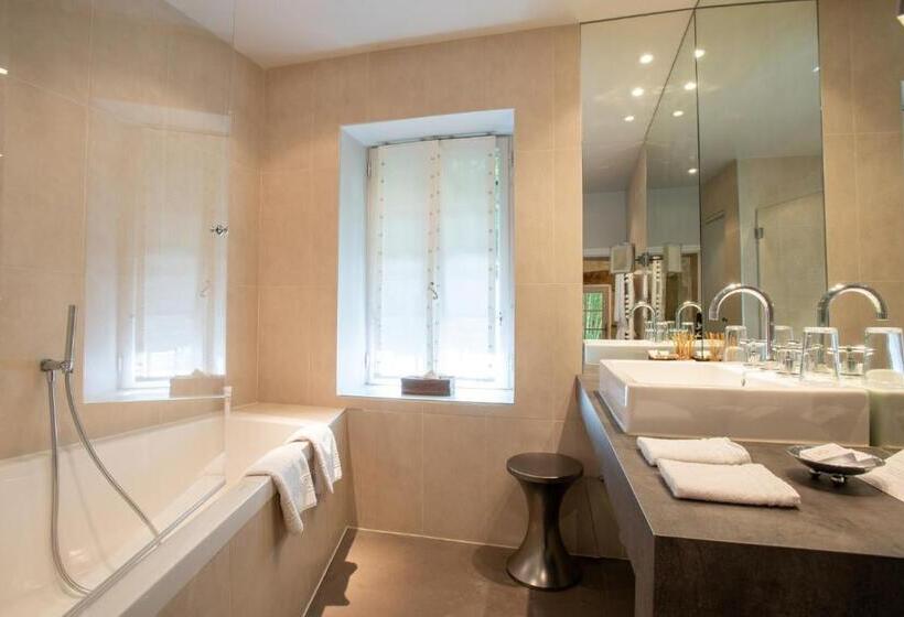 هتل Château Des Alpilles