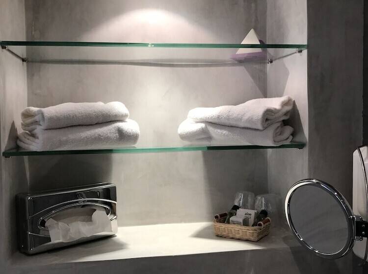 هتل De La Fontaine