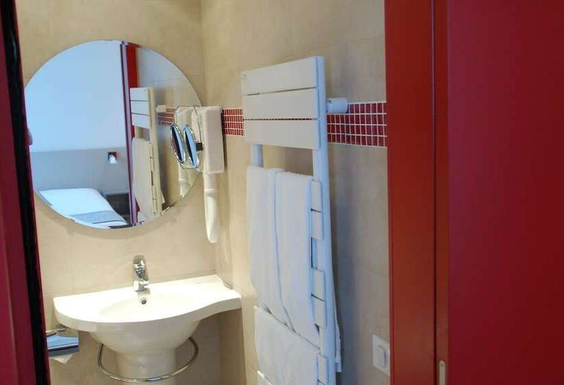 هتل De La Fontaine