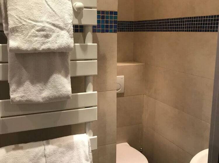 هتل De La Fontaine