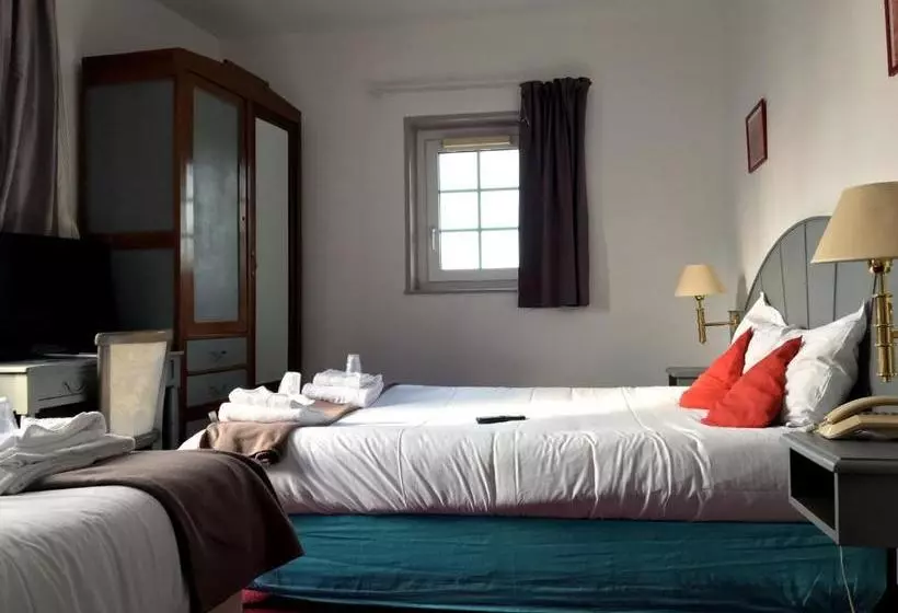 בית מלון כפרי De Paris