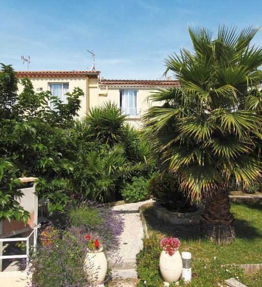 هتل Hôtel La Croix De Malte