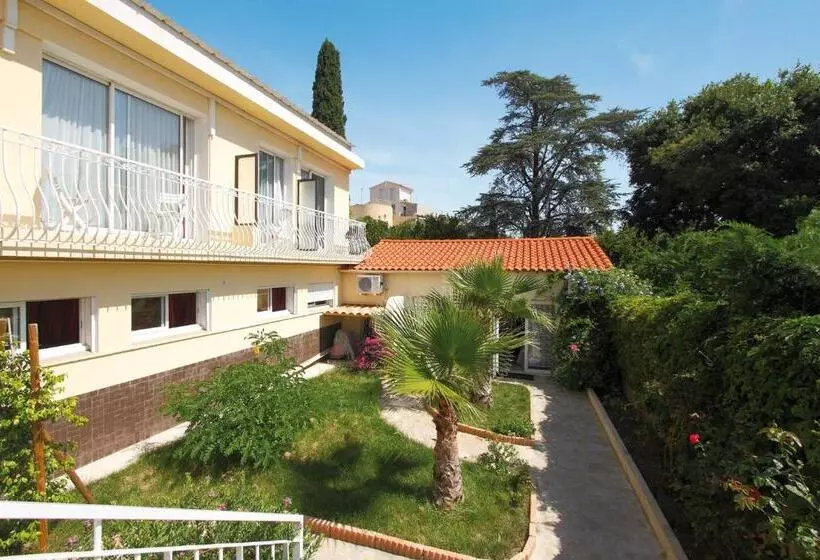 ホテル Hôtel La Croix De Malte