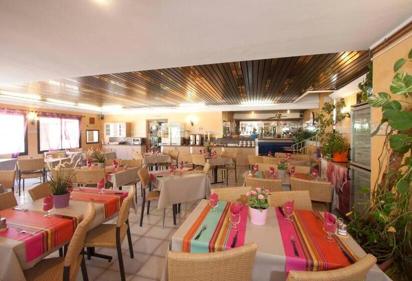 هتل Hôtel La Croix De Malte