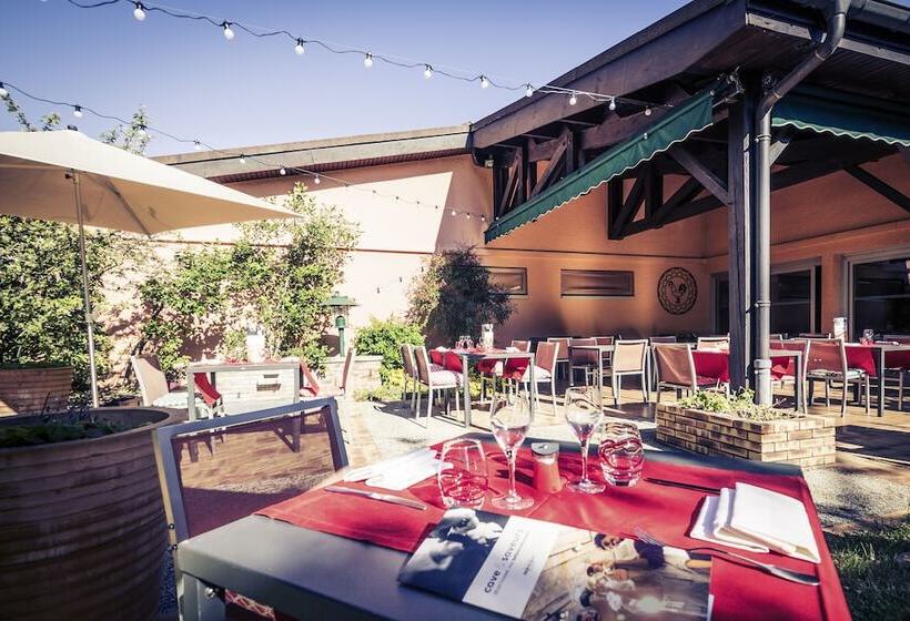 هتل Hôtel Mercure Bourgenbresse