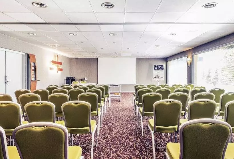 בית מלון כפרי Hôtel Mercure Bourgenbresse