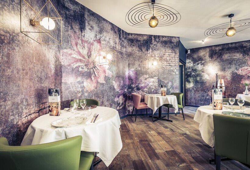 هتل Hôtel Mercure Bourgenbresse