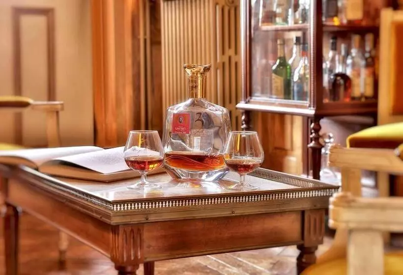 Отель Hôtel & Spa Château De La Côte Brantôme