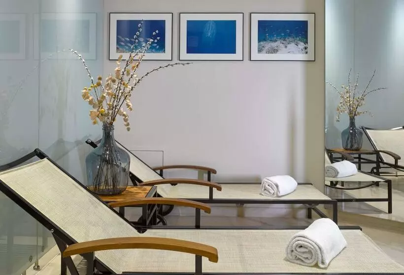 ホテル Miiro Le Grand Hôtel Cayré