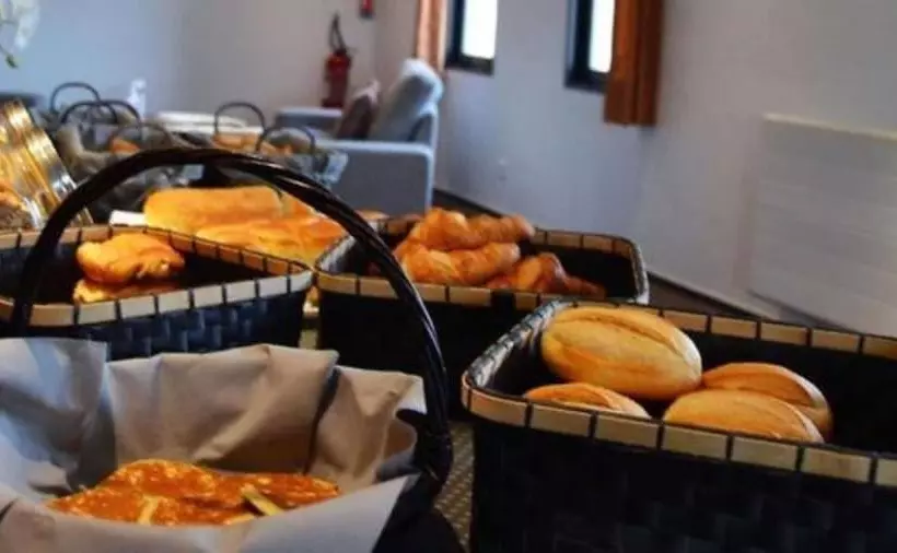 Отель Kyriad Creil   Chantilly Nord