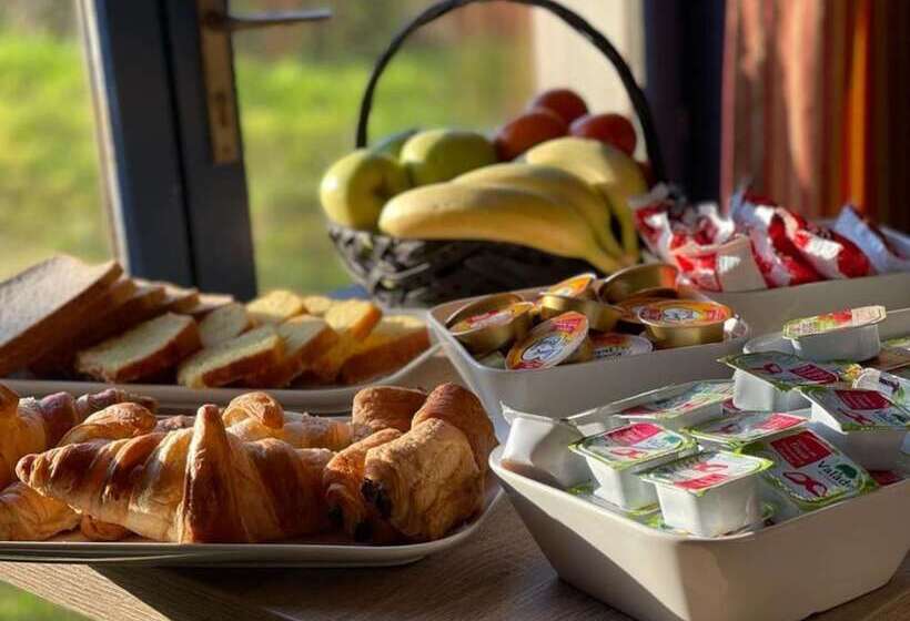 هتل Kyriad Creil Chantilly Nord