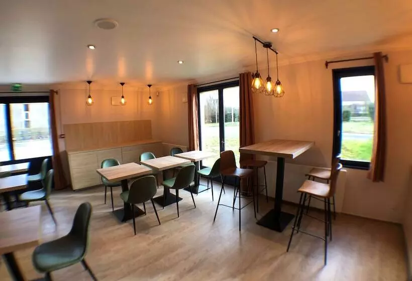 Отель Kyriad Creil   Chantilly Nord