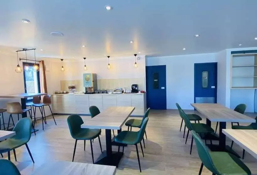 Отель Kyriad Creil   Chantilly Nord