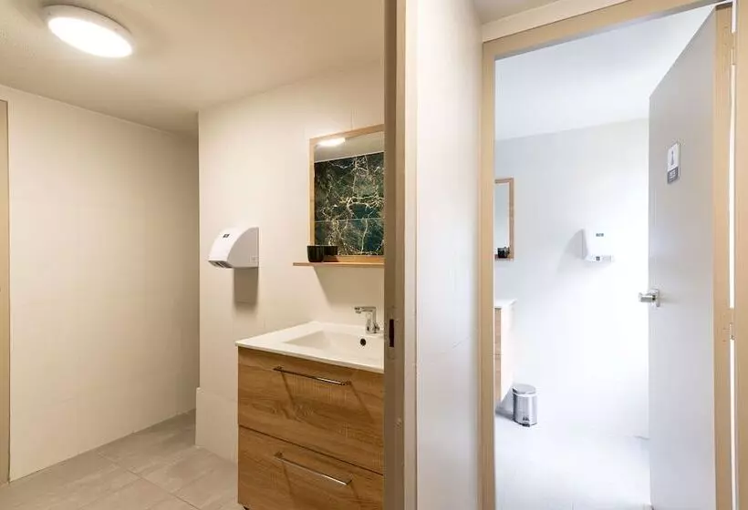 Отель Kyriad Creil   Chantilly Nord