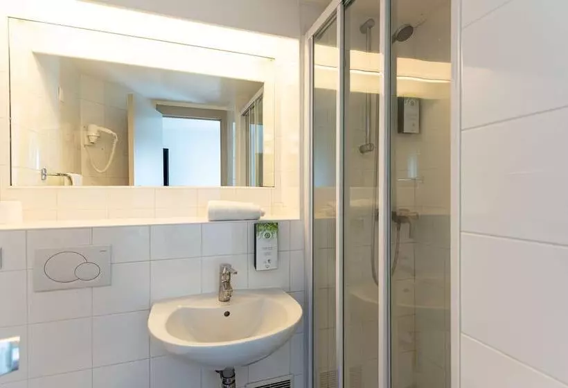 Отель Kyriad Creil   Chantilly Nord