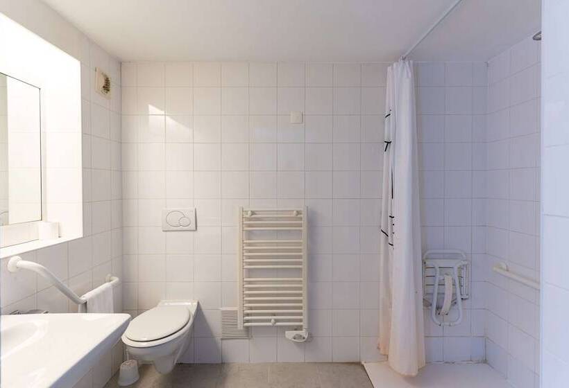 هتل Kyriad Creil Chantilly Nord