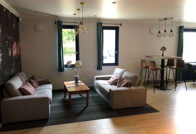 هتل Kyriad Creil Chantilly Nord