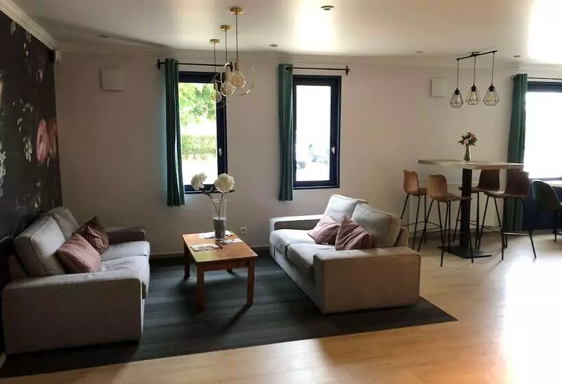 Отель Kyriad Creil   Chantilly Nord