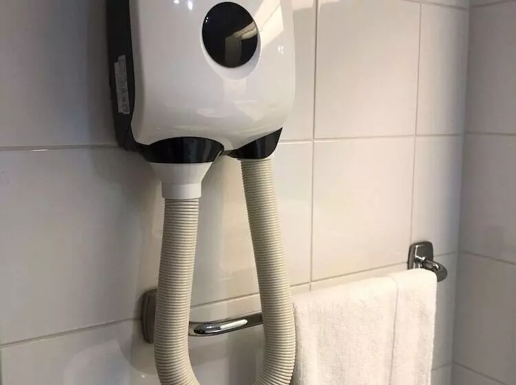 Отель Kyriad Creil   Chantilly Nord