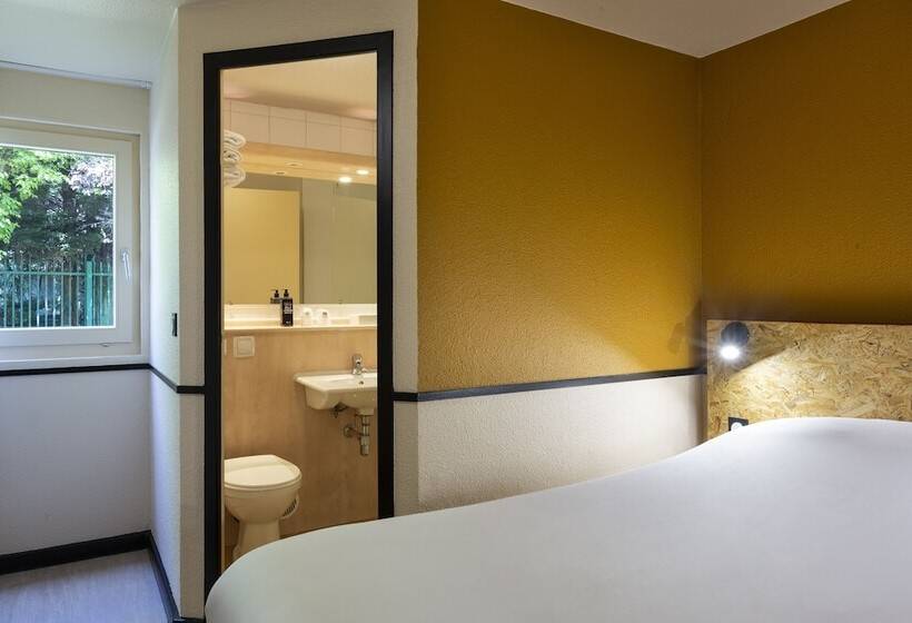 ホテル Greet Hôtel Villeneuve La Garenne   Rénové