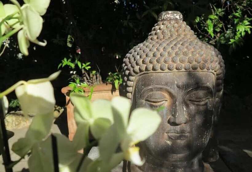 هتل Hôtel La Villa Cannes