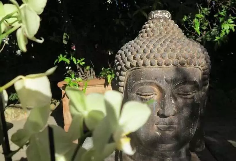 Отель Hôtel La Villa Cannes