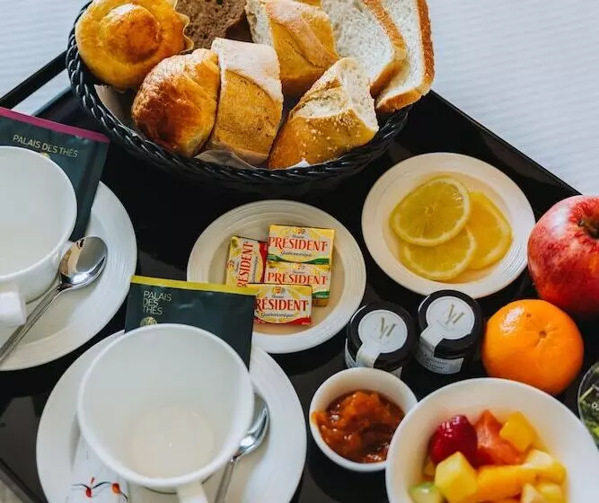 Отель Hôtel La Villa Cannes