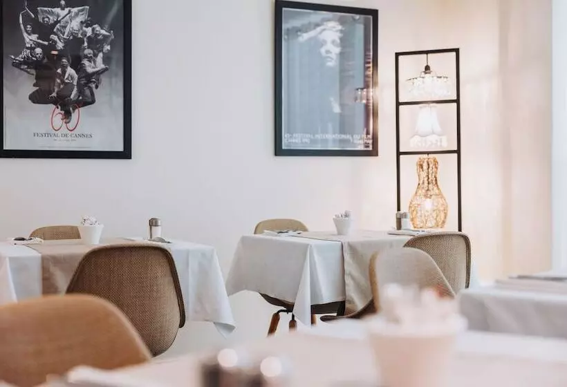 Отель Hôtel La Villa Cannes