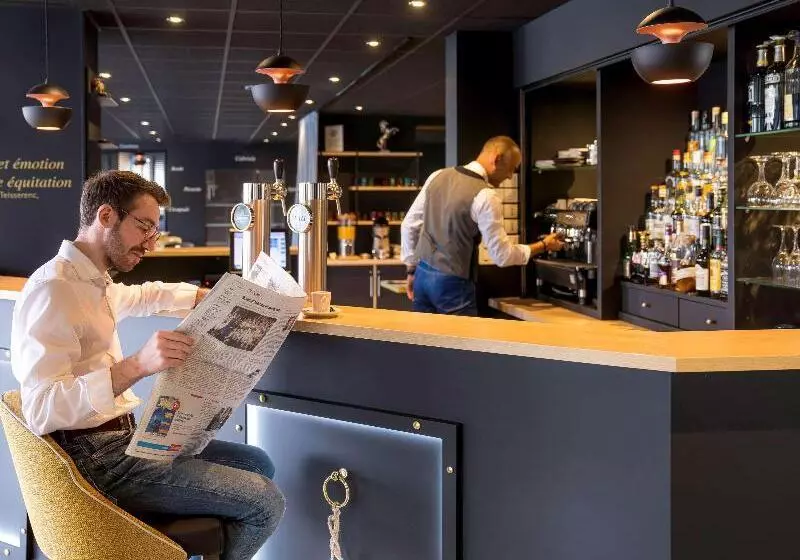 هتل Mercure Bords De Loire Saumur