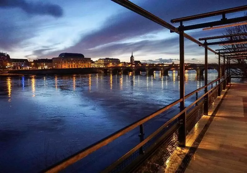 هتل Mercure Bords De Loire Saumur