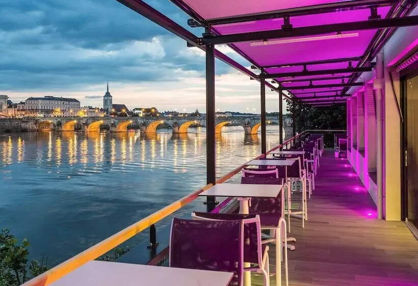 هتل Mercure Bords De Loire Saumur