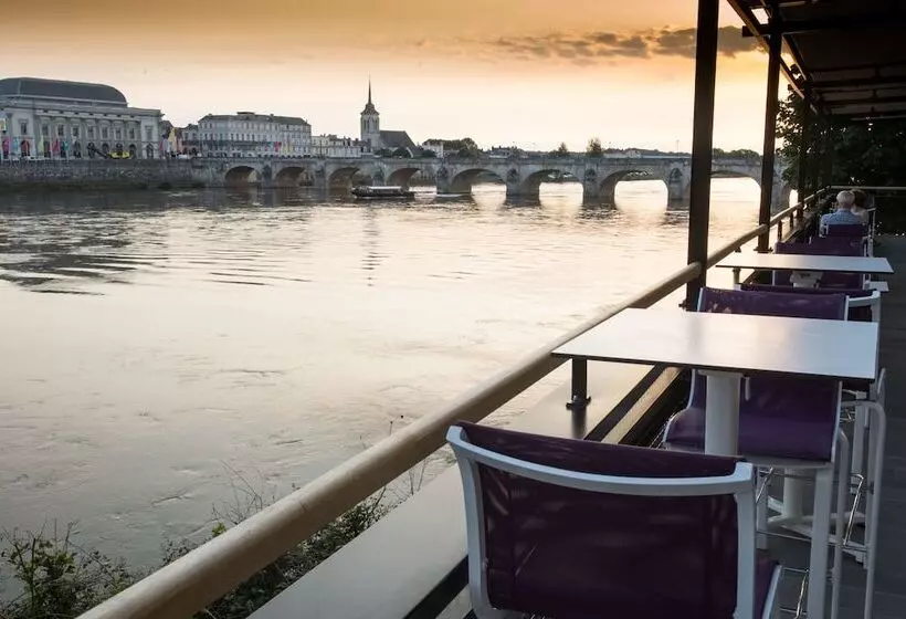 هتل Mercure Bords De Loire Saumur