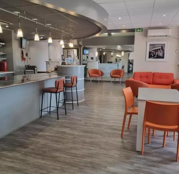 בית מלון כפרי Ace Hôtel Travel Fabrègues   A9 Montpellier Sud