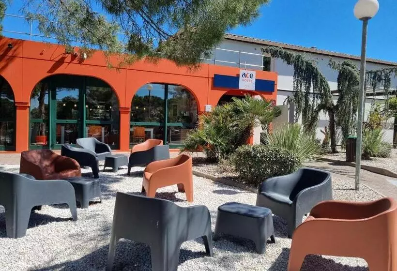 בית מלון כפרי Ace Hôtel Travel Fabrègues   A9 Montpellier Sud