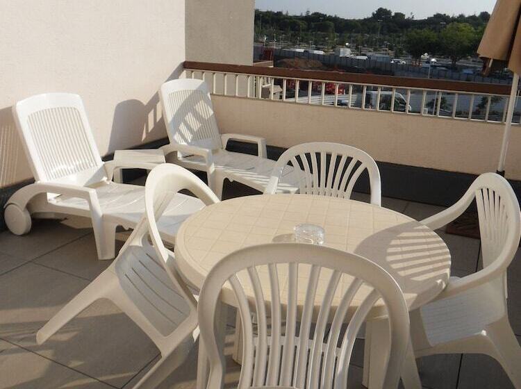 Brit Hotel Opal Centre Port