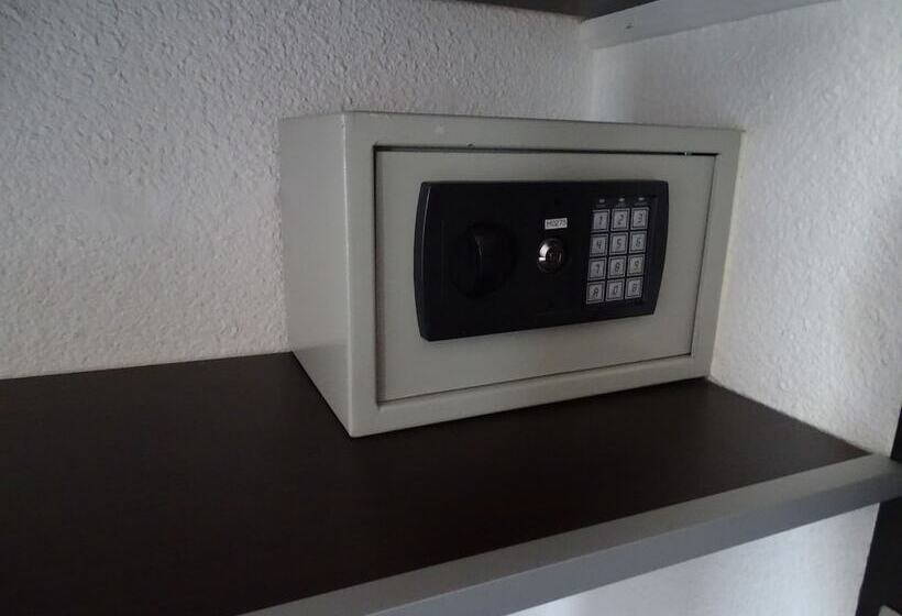 Brit Hotel Opal Centre Port