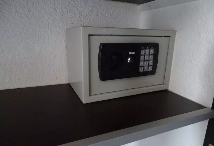 Brit Hotel Opal Centre Port