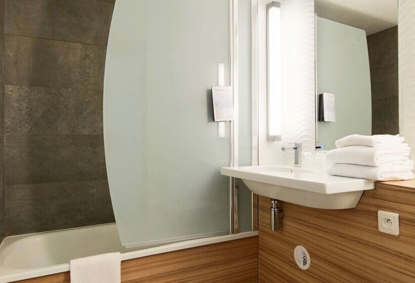 בית מלון כפרי Campanile Le Mans Arnage